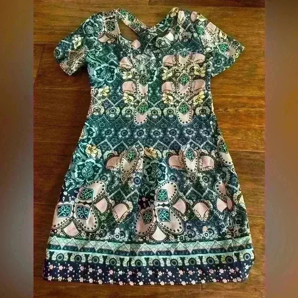 Hollister Spring/Summer Dress - Picture 2 of 3